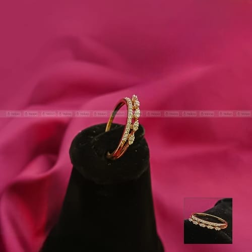 18KT GOLD DIAMOND FANCY WOMEN RING