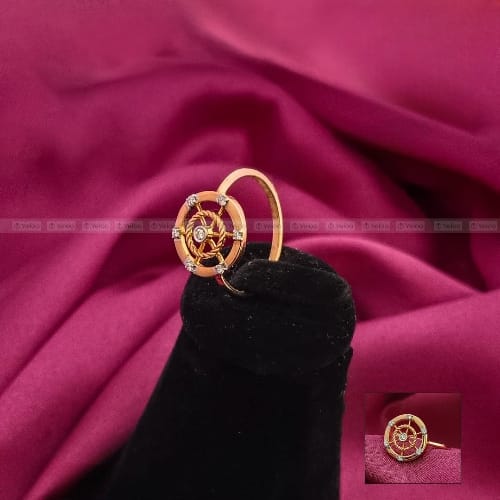 18KT GOLD DIAMOND RING