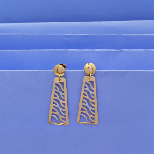 18KT GOLD PARTY WEAR WOMEN EARRING 