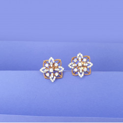 18KT GOLD UNIQUE FOLWER DIAMOND EARRNIGS 18KT GOLD UNIQUE FOLWER DIAMOND EARRNIGS