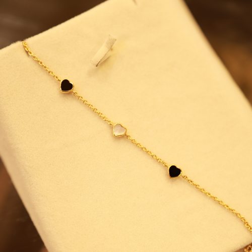 22KT Gold Noir And Pearl Heart Bracelet 22KT Gold Noir And Pearl Heart Bracelet
