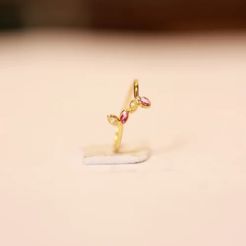 22KT Gold Radiant Loop Ring