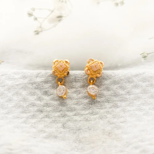 Amazon.com: 14k Yellow Gold Young Girl's Clear Round Cubic Zirconia  Butterfly Screw back Earrings, Tiny Screw Backs for Toddlers to Preteens-  Girl's Beautiful and Fashionable Butterflies Stud, Small Cute CZ Studs:  Clothing,