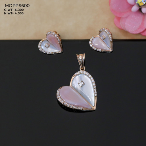 18KT Gold Mother of Pearl Pendant Set
