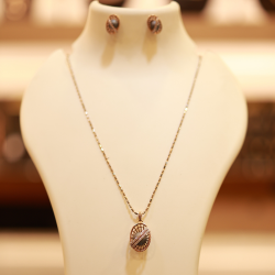 18KT Gold Nova Orbit Designer Pendant Set 18KT Gold Nova Orbit Designer Pendant Set