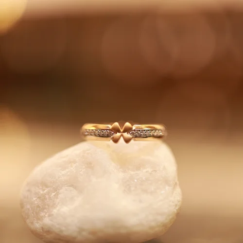 18KT Gold Petite Floral Band Ring