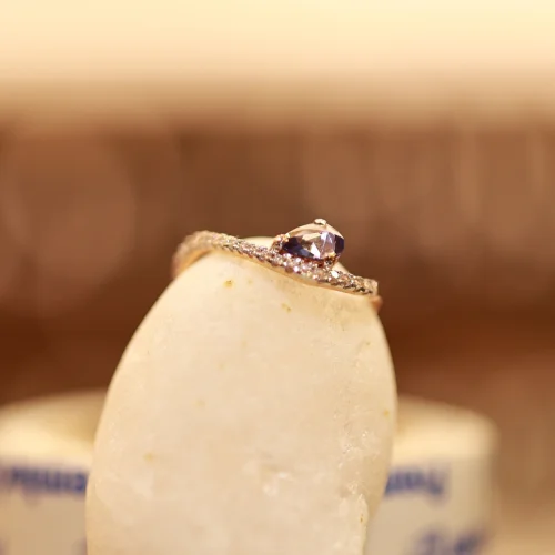 18KT Gold Rose Halo – Accent Ring