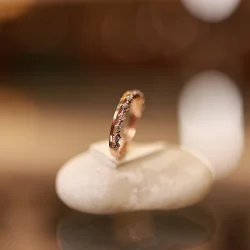 18KT Gold Radiant ring