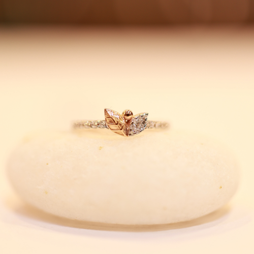 18KT Gold Whisperleaf Ring 18KT Gold Whisperleaf Ring