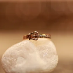 18KT Gold Buckle Design Band Ring