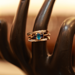 18KT Gold Baguette-Cut Ring 18KT Gold Baguette-Cut Ring