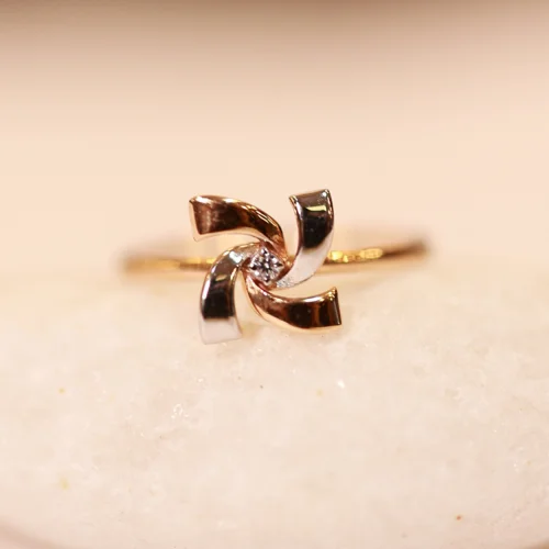 18KT Gold Zephyra Twist – Swirl Ring 18KT Gold Zephyra Twist – Swirl Ring