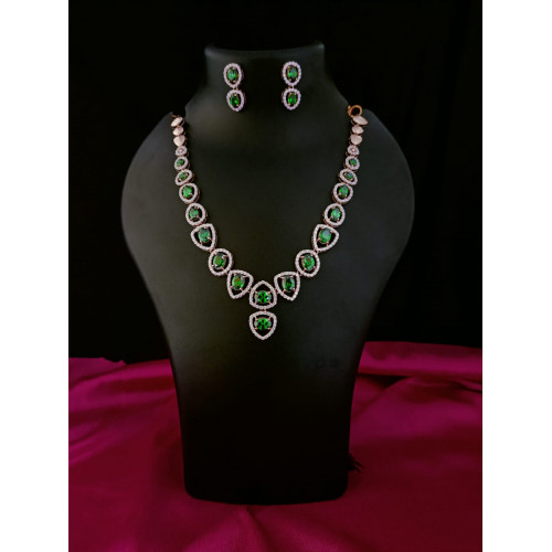 18KT Gold Semi Precious Emerald Stone Necklace