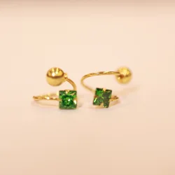 18 KT Gold Emerald Twist Stud Earrings