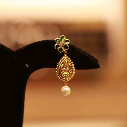 22KT Gold Aarohi Temple Pearl Earring