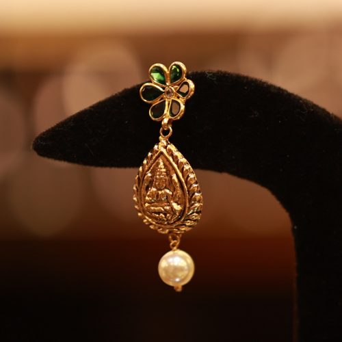 22KT Gold Aarohi Temple Pearl Earring