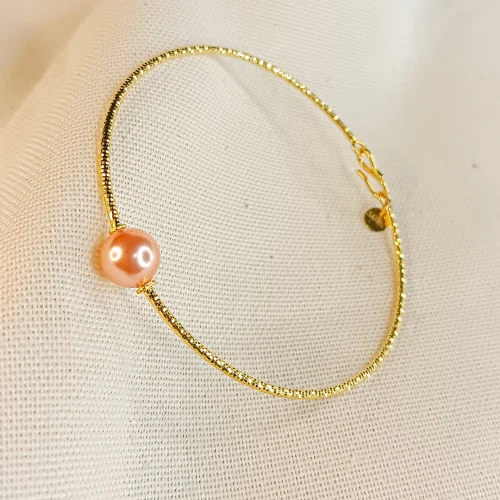 Shop Now - Yeloo's Elegant Gold Kada for Women