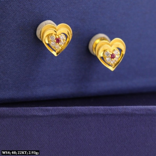 22KT Gold Women Heartfelt Studs WS4