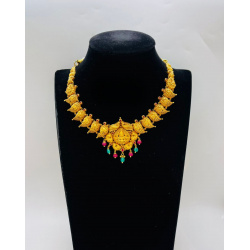 22KT GOLD LAKSHMI MANGO SHORT ANTIQUE NECKLACE WITH DUAL COLOR BEADS 22KT GOLD LAKSHMI MANGO SHORT ANTIQUE NECKLACE WITH DUAL COLOR BEADS