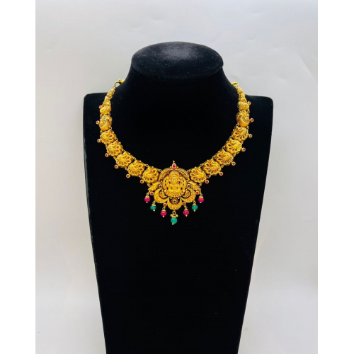 22KT GOLD LAKSHMI PEACOCK DESIGN SHORT ANTIQUE NECKLACE WITH DUAL COLOR BEADS