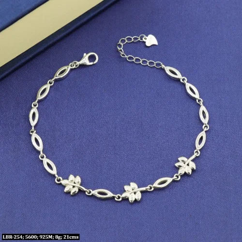 Buy quality 92.5 sterling silver love ladies bracelet in Ahmedabad